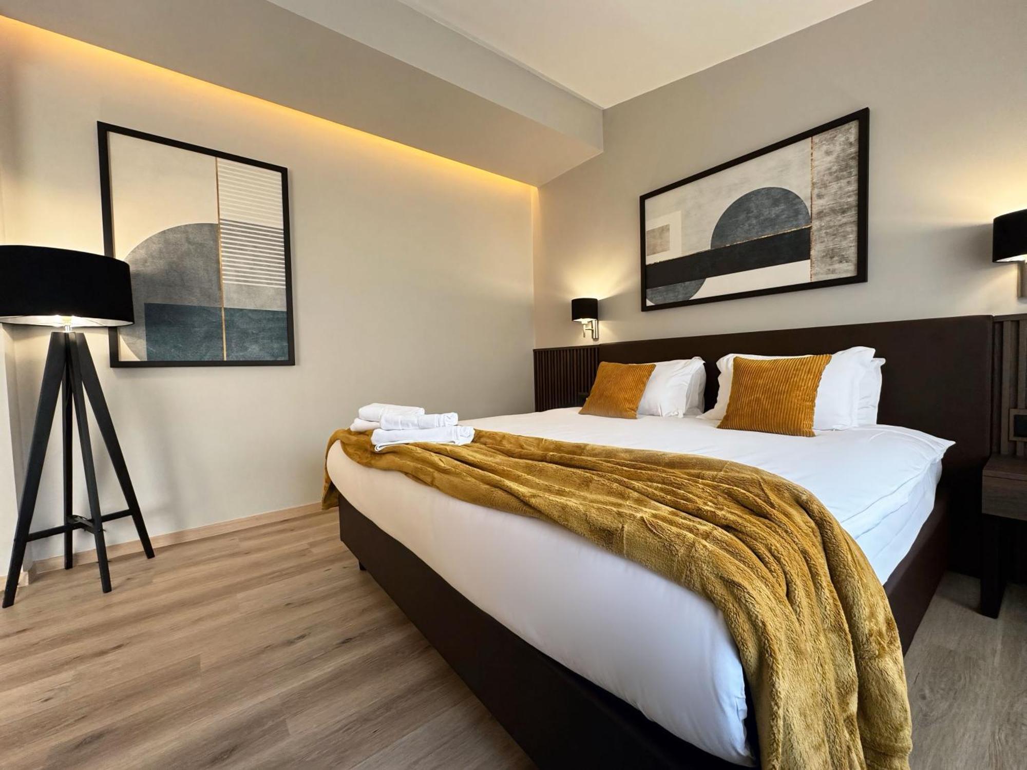 Queen'S Hotel - Zebra Centre Скопье Экстерьер фото